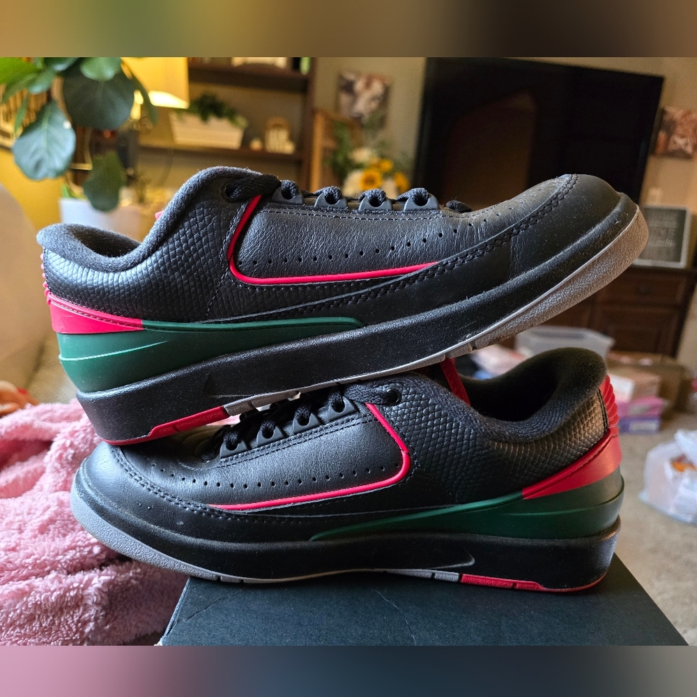 AIR JORDAN 2 RETRO LOW (GS) - Picture 2 of 9